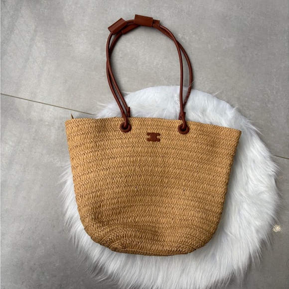 Celine. Handbags - Celine 42x25x30cm straw tote bag
